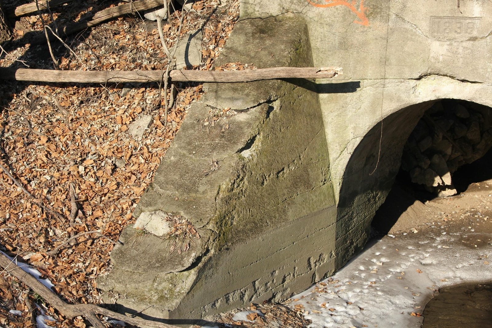 Southeast wing wall